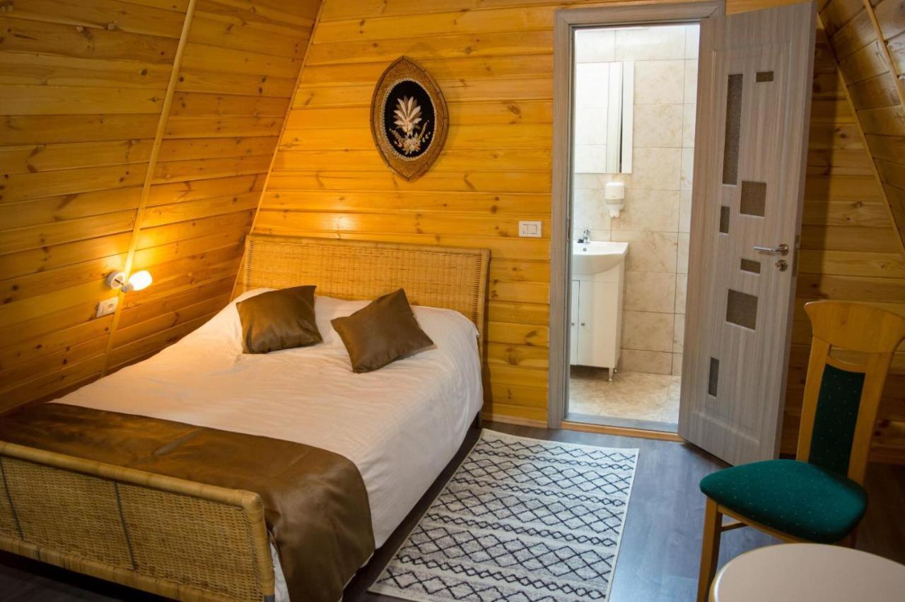 Casute Din Lemn Hotel Jiblea Veche Ngoại thất bức ảnh